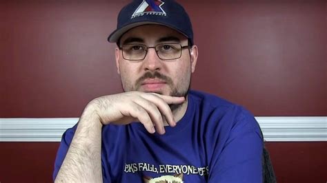 r totalbiscuit|John ‘TotalBiscuit’ Bain has died at 33 .
